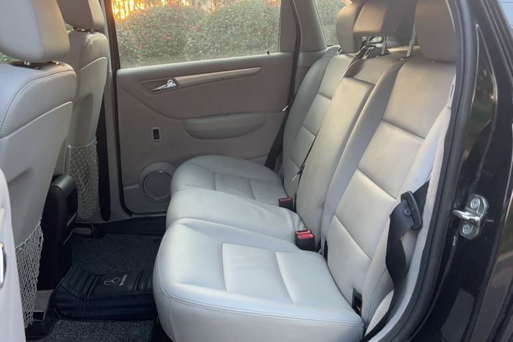 Used Mercedes-Benz B-Class 2009 B 200 Fashion Model Left Rear Seat