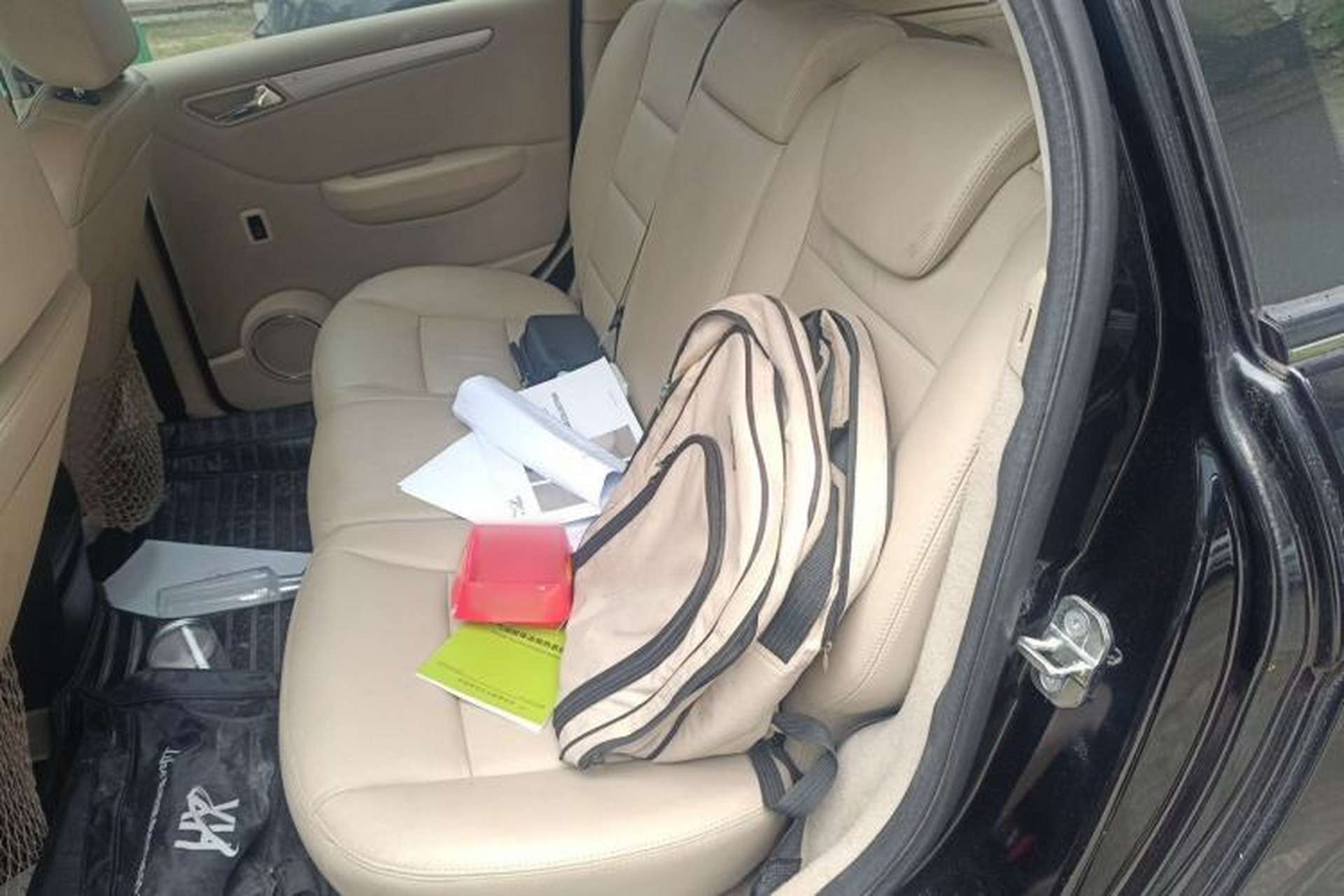 Used Mercedes-Benz B-Class 2009 B 200 Fashion Model Left Rear Seat