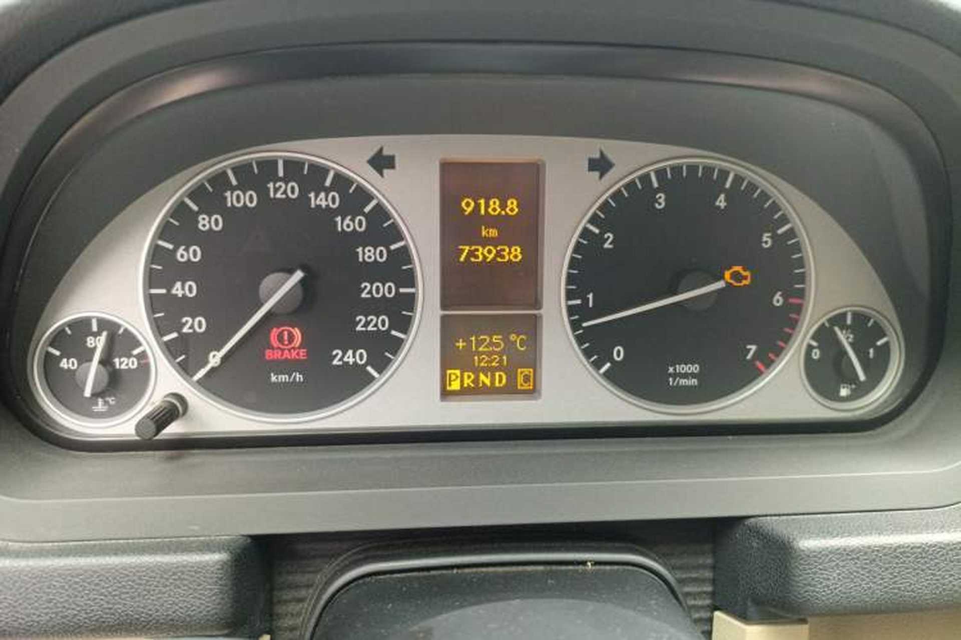 Used Mercedes-Benz B-Class 2009 B 200 Luxury Model Odometer Close Up