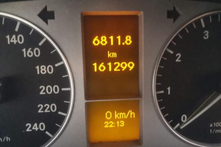 Used Mercedes-Benz B-Class 2009 B 200 Fashion Model Odometer Close Up