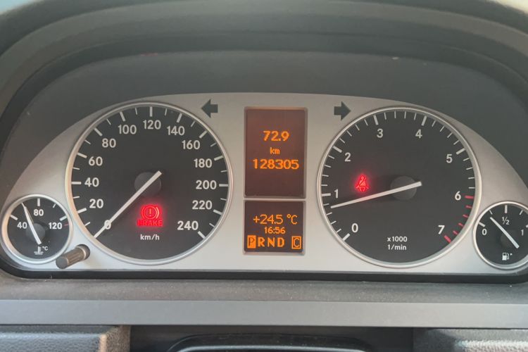 Used Mercedes-Benz B-Class 2009 B 200 Fashion Model Odometer Close Up