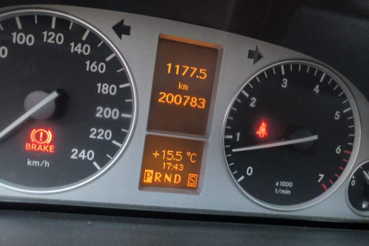 Used Mercedes-Benz B-Class 2009 B 200 Luxury Model Odometer Close Up