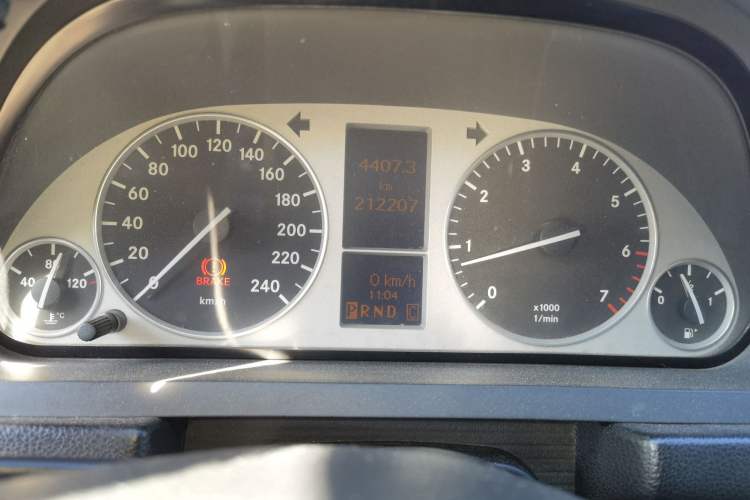 Used Mercedes-Benz B-Class 2009 B 200 Luxury Model Odometer Close Up
