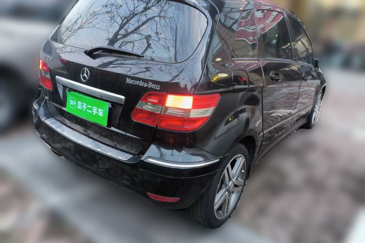 Used Mercedes-Benz B-Class 2009 B 200 Luxury Model Rear Right 45 Deg