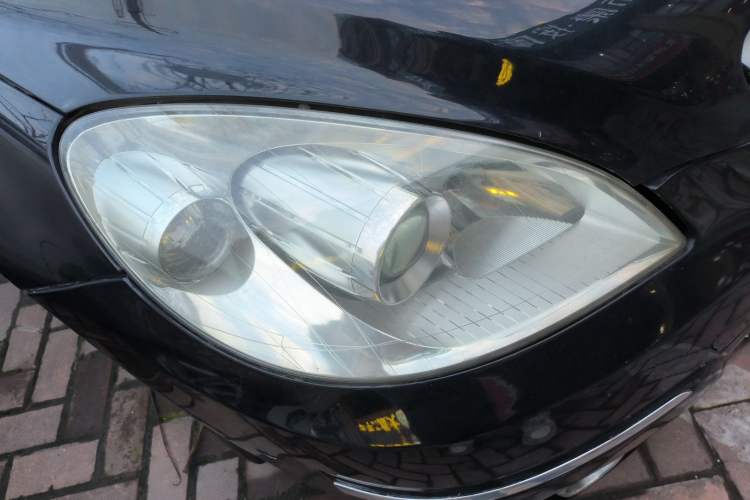 Used Mercedes-Benz B-Class 2009 B 200 Luxury Model Right Front Headlight