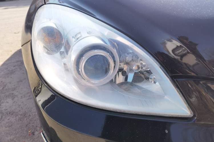 Used Mercedes-Benz B-Class 2009 B 200 Luxury Model Right Front Headlight