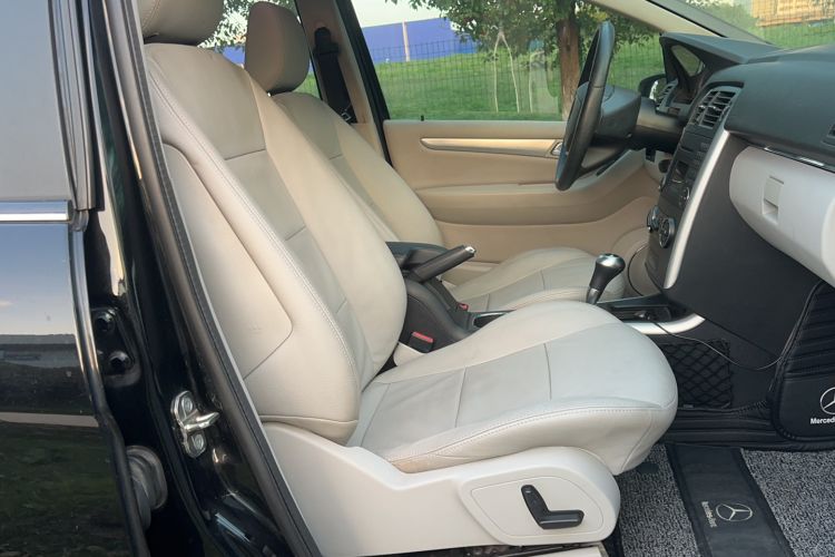 Used Mercedes-Benz B-Class 2009 B 200 Fashion Model Right Front Seat