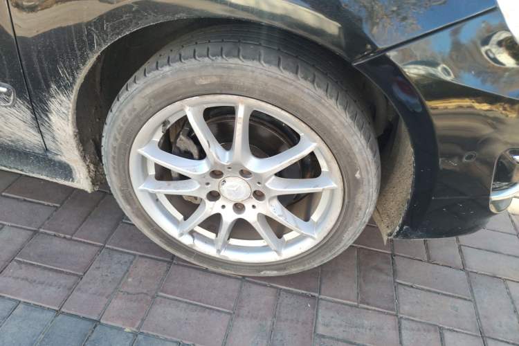 Used Mercedes-Benz B-Class 2009 B 200 Fashion Model Right Front Wheel Hub