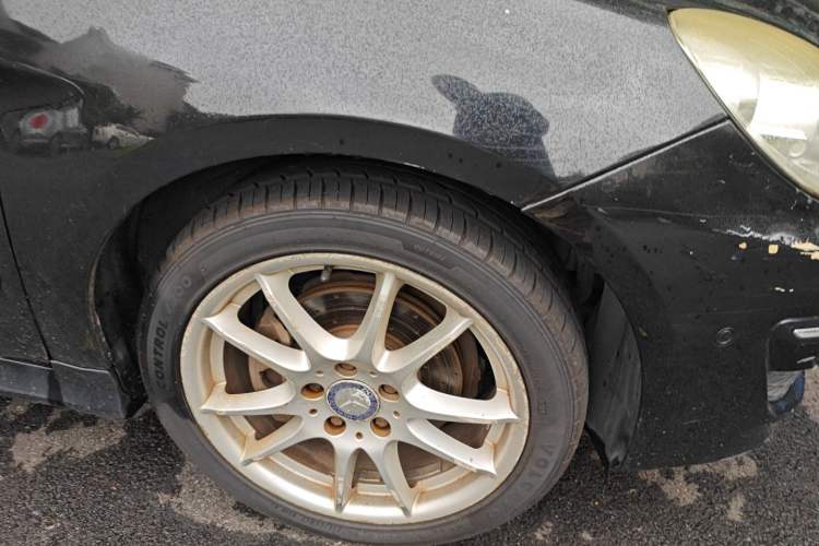 Used Mercedes-Benz B-Class 2009 B 200 Luxury Model Right Front Wheel Hub