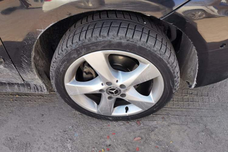 Used Mercedes-Benz B-Class 2009 B 200 Luxury Model Right Front Wheel Hub