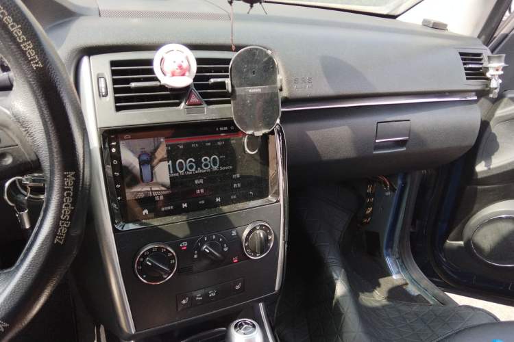 Used Mercedes-Benz B-Class 2009 B 200 Luxury Model Audio And AC Panel