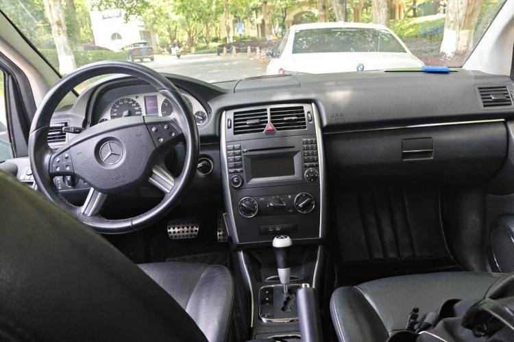 Used Mercedes-Benz B-Class 2009 B 200 Fashion Model Center Console
