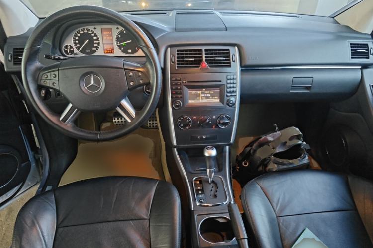 Used Mercedes-Benz B-Class 2009 B 200 Fashion Model Center Console