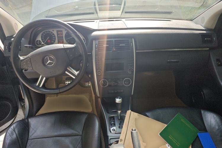 Used Mercedes-Benz B-Class 2009 B 200 Fashion Model Center Console
