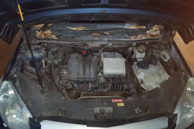 Used Mercedes-Benz B-Class 2009 B 200 Luxury Model Engine Bay