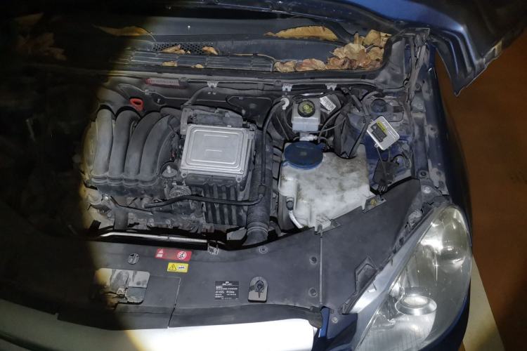 Used Mercedes-Benz B-Class 2009 B 200 Luxury Model Engine Bay Left