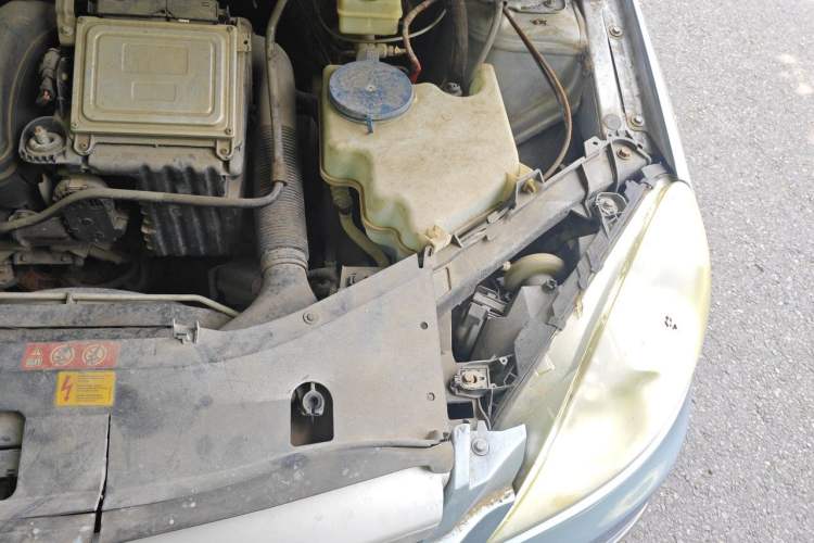 Used Mercedes-Benz B-Class 2009 B 200 Fashion Model Engine Bay Left