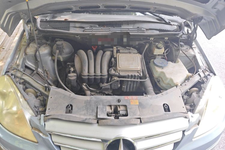 Used Mercedes-Benz B-Class 2009 B 200 Fashion Model Engine Bay