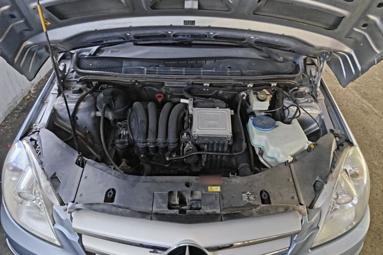 Used Mercedes-Benz B-Class 2009 B 200 Fashion Model Engine Bay