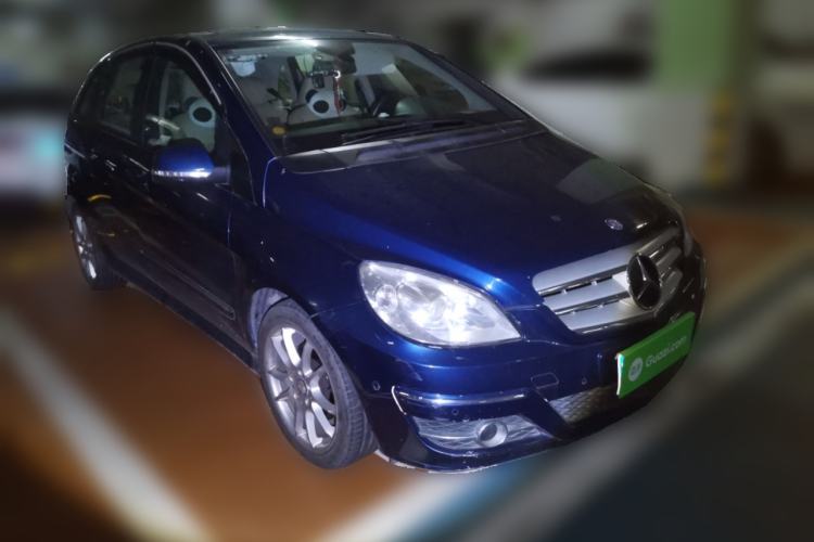 Used Mercedes-Benz B-Class 2009 B 200 Luxury Model Front Right 45 Deg
