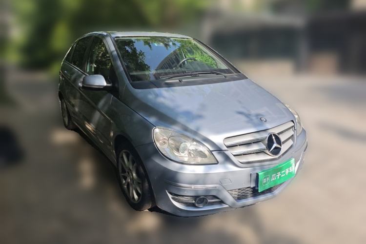 Used Mercedes-Benz B-Class 2009 B 200 Fashion Model Front Right 45 Deg