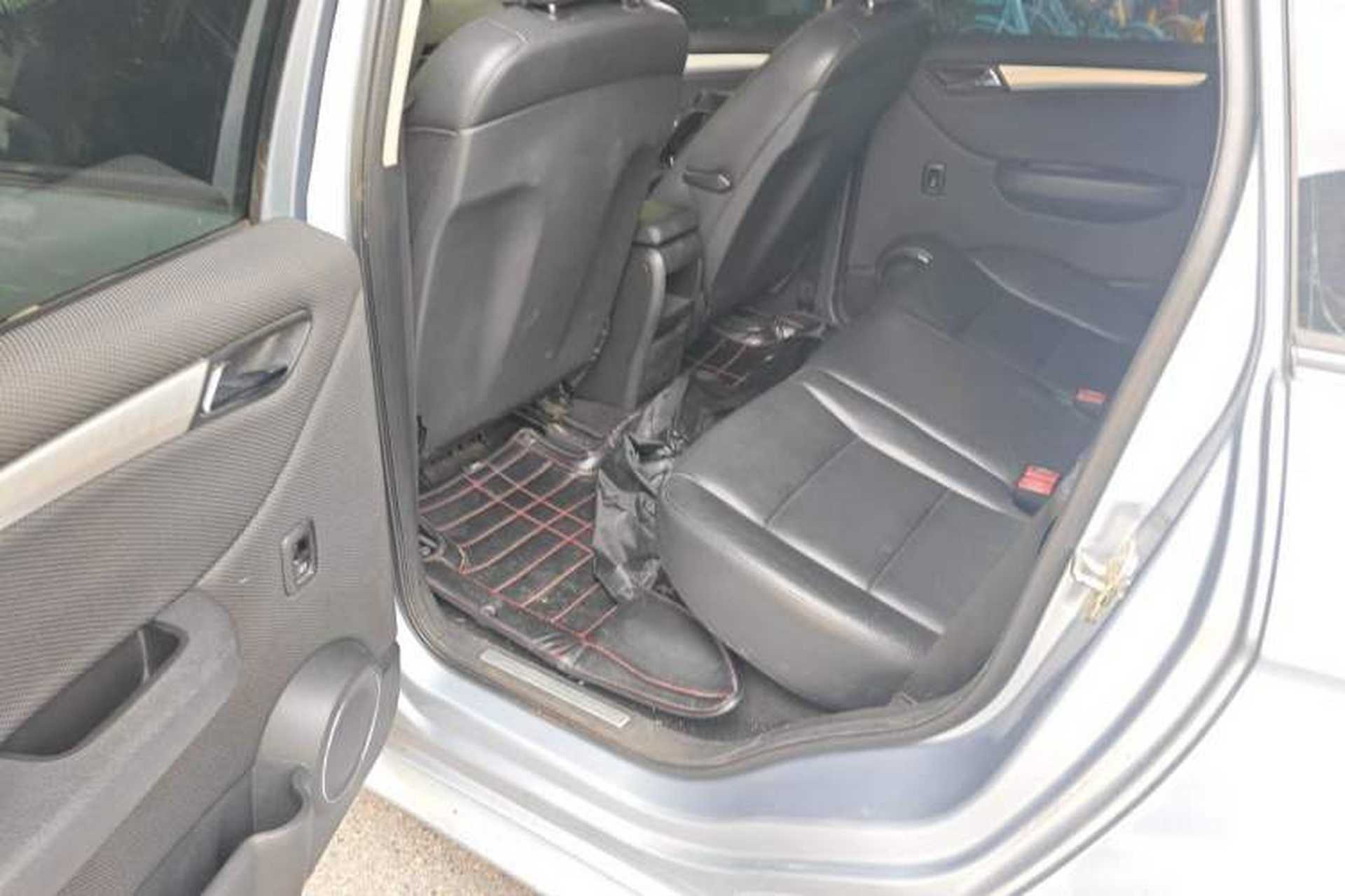 Used Mercedes-Benz B-Class 2009 B 200 Fashion Model Left Rear Seat