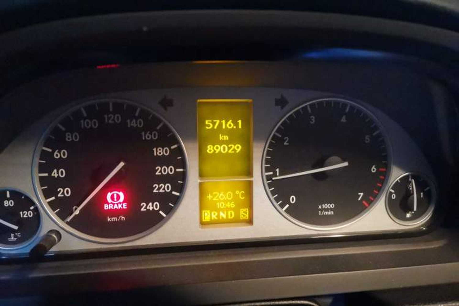 Used Mercedes-Benz B-Class 2009 B 200 Luxury Model Odometer Close Up