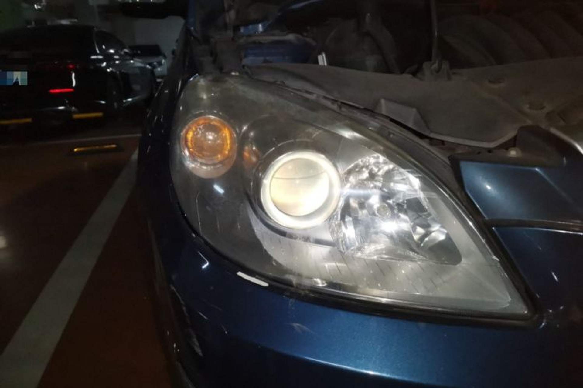Used Mercedes-Benz B-Class 2009 B 200 Luxury Model Right Front Headlight