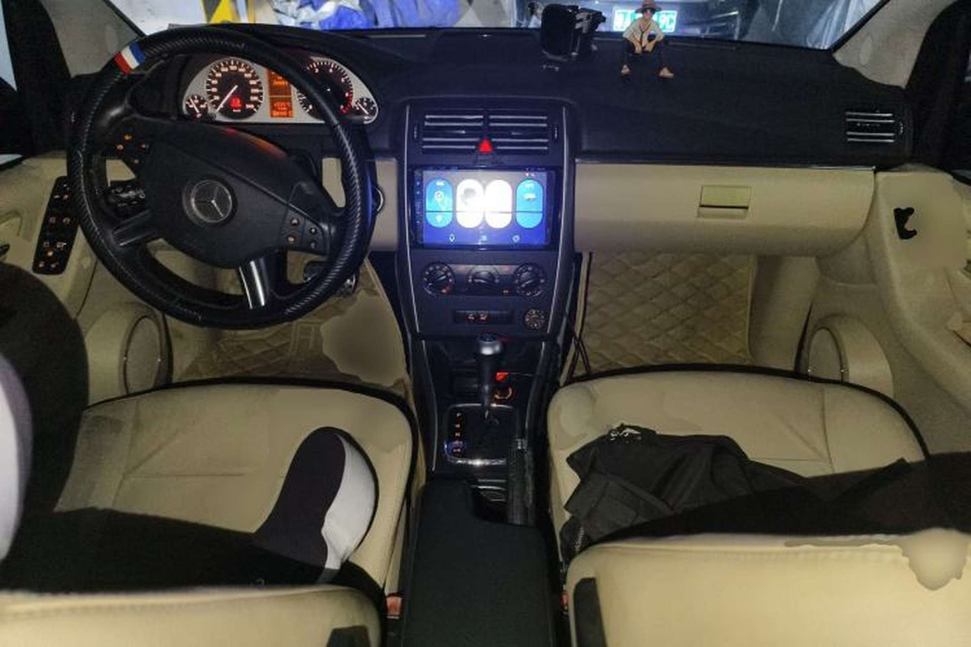Used Mercedes-Benz B-Class 2009 B 200 Fashion Model Center Console