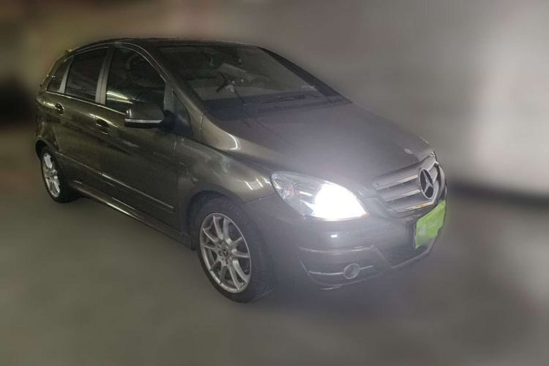 Used Mercedes-Benz B-Class 2009 B 200 Fashion Model Front Right 45 Deg