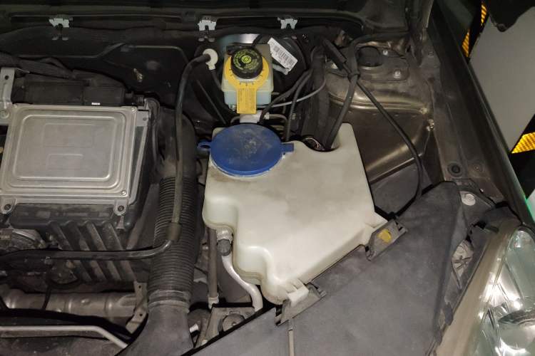 Used Mercedes-Benz B-Class 2009 B 200 Fashion Model Engine Bay Left