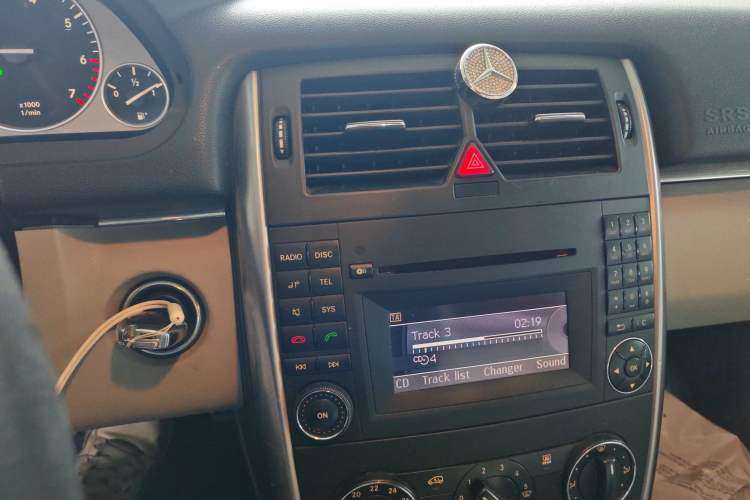 Used Mercedes-Benz B-Class 2009 B 200 Fashion Model Audio And AC Panel