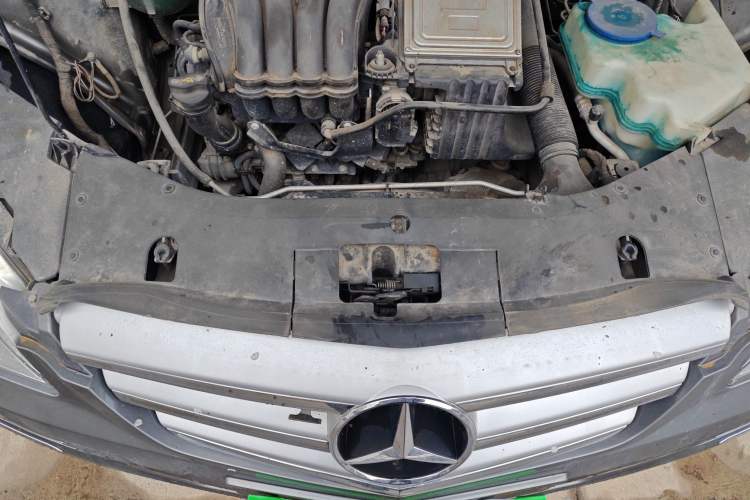Used Mercedes-Benz B-Class 2009 B 200 Fashion Model Engine Bay