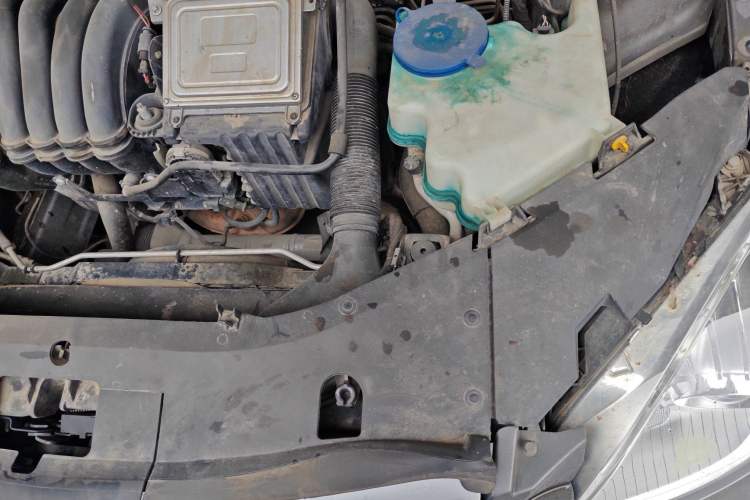 Used Mercedes-Benz B-Class 2009 B 200 Fashion Model Engine Bay Left
