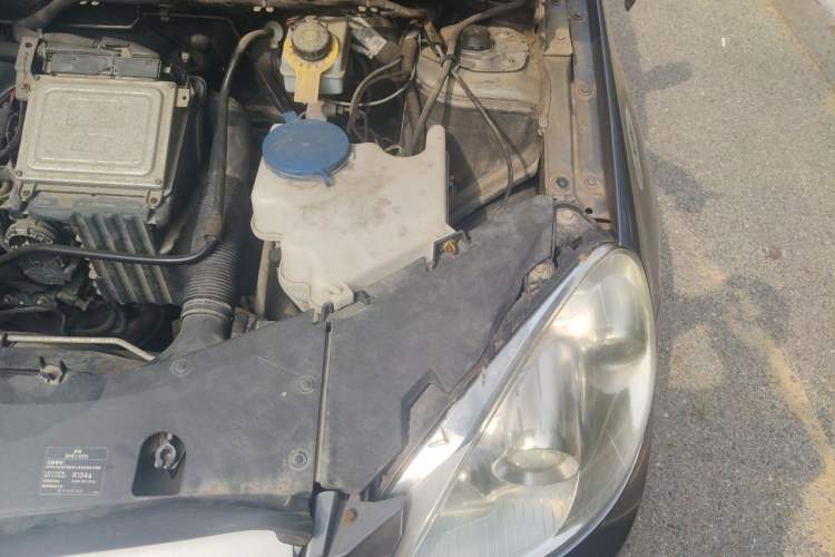 Used Mercedes-Benz B-Class 2009 B 200 Luxury Model Engine Bay Left
