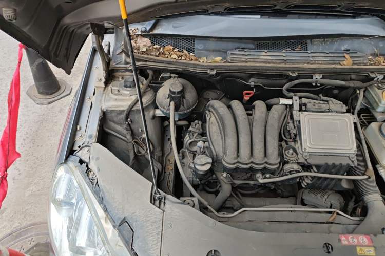 Used Mercedes-Benz B-Class 2009 B 200 Sport Edition Engine Bay Right
