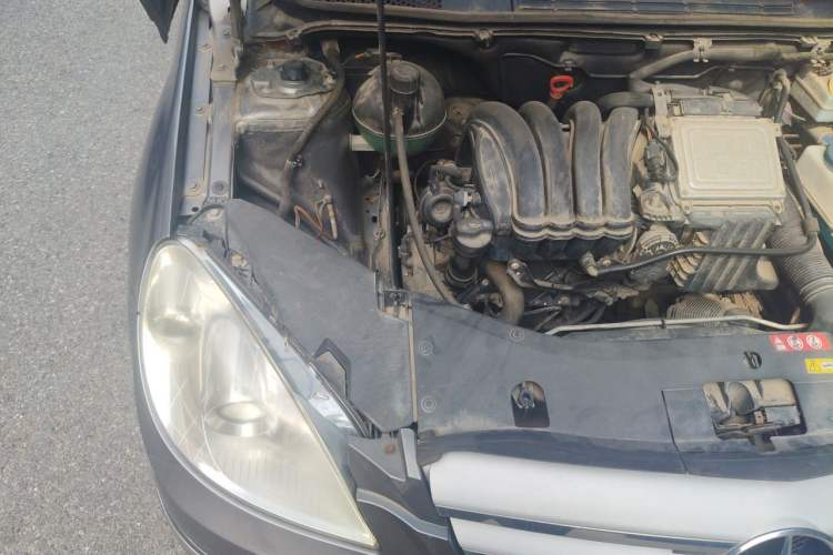 Used Mercedes-Benz B-Class 2009 B 200 Luxury Model Engine Bay Right