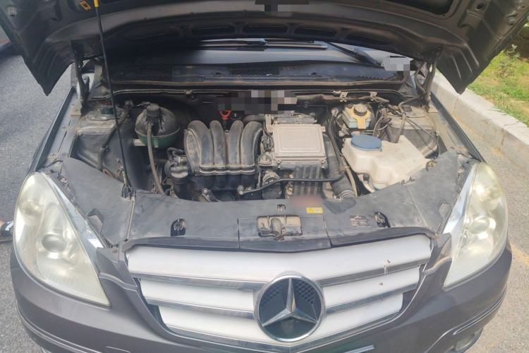 Used Mercedes-Benz B-Class 2009 B 200 Luxury Model Engine Bay