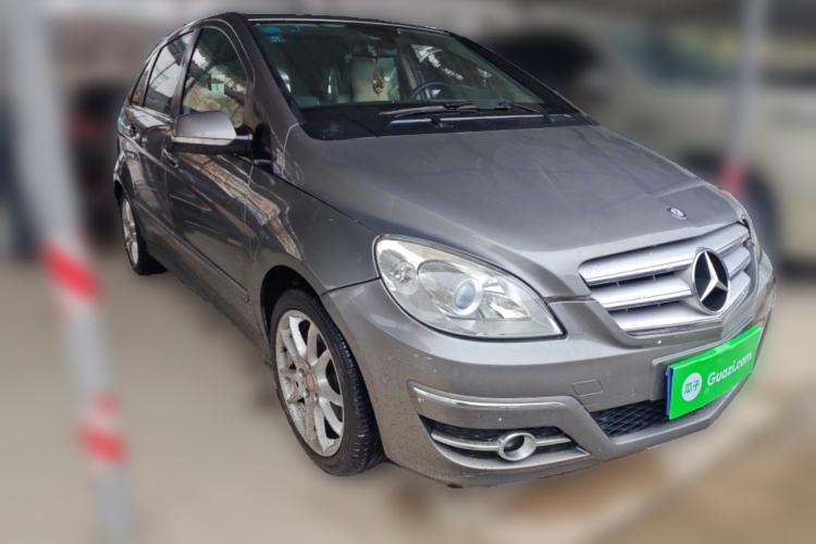 Used Mercedes-Benz B-Class 2009 B 200 Fashion Model Front Right 45 Deg