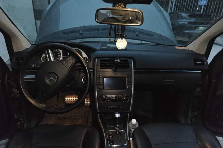 Used Mercedes-Benz B-Class 2009 B 200 Luxury Model Interior 2
