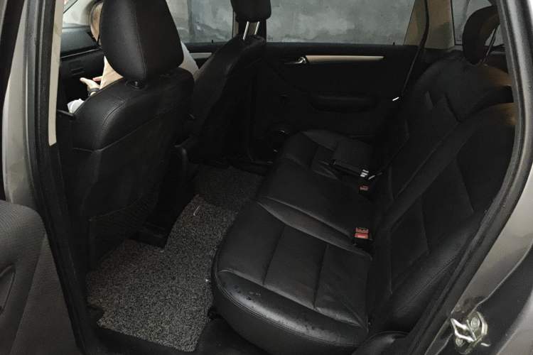 Used Mercedes-Benz B-Class 2009 B 200 Luxury Model Interior 4