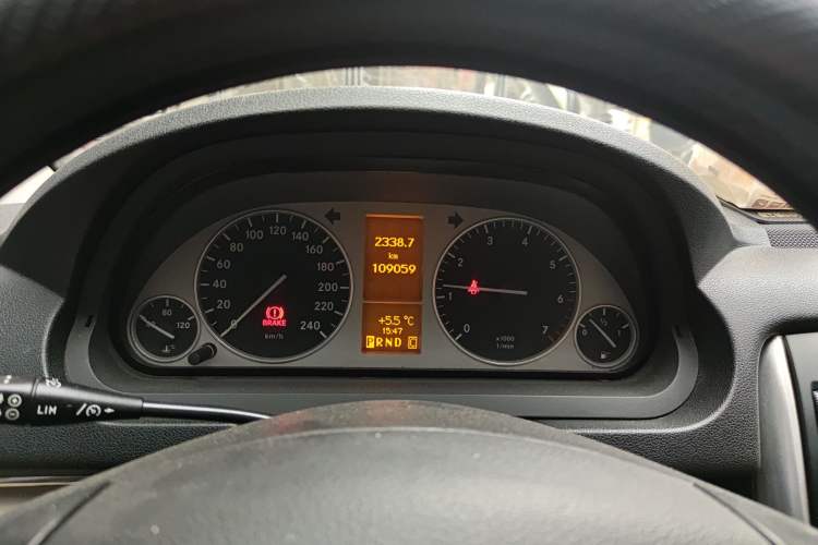 Used Mercedes-Benz B-Class 2009 B 200 Sport Edition Odometer Close Up
