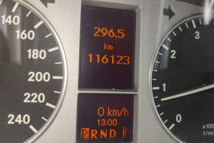 Used Mercedes-Benz B-Class 2009 B 200 Luxury Model Odometer Close Up