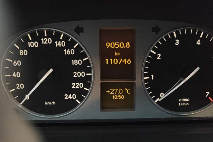 Used Mercedes-Benz B-Class 2009 B 200 Luxury Model Odometer Close Up