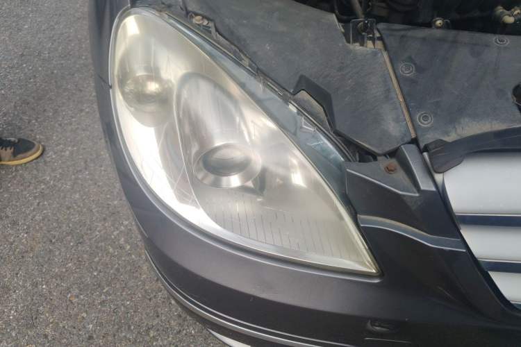 Used Mercedes-Benz B-Class 2009 B 200 Luxury Model Right Front Headlight