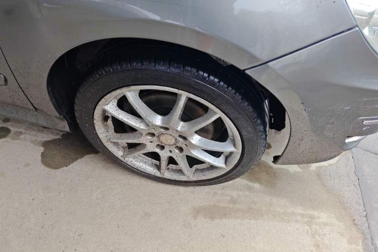Used Mercedes-Benz B-Class 2009 B 200 Fashion Model Right Front Wheel Hub