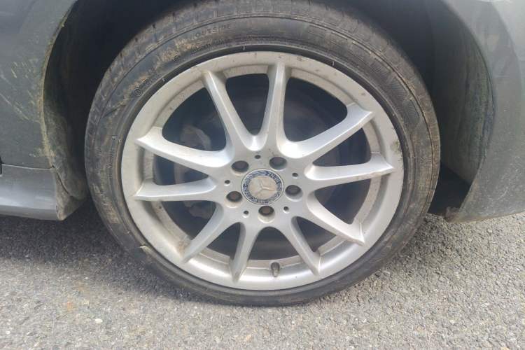 Used Mercedes-Benz B-Class 2009 B 200 Luxury Model Right Front Wheel Hub
