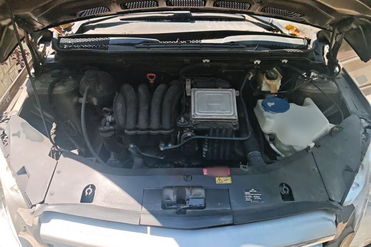 Used Mercedes-Benz B-Class 2009 B 200 Luxury Model Engine Bay