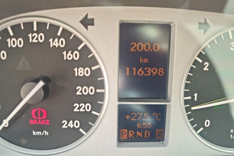 Used Mercedes-Benz B-Class 2009 B 200 Luxury Model Odometer Close Up