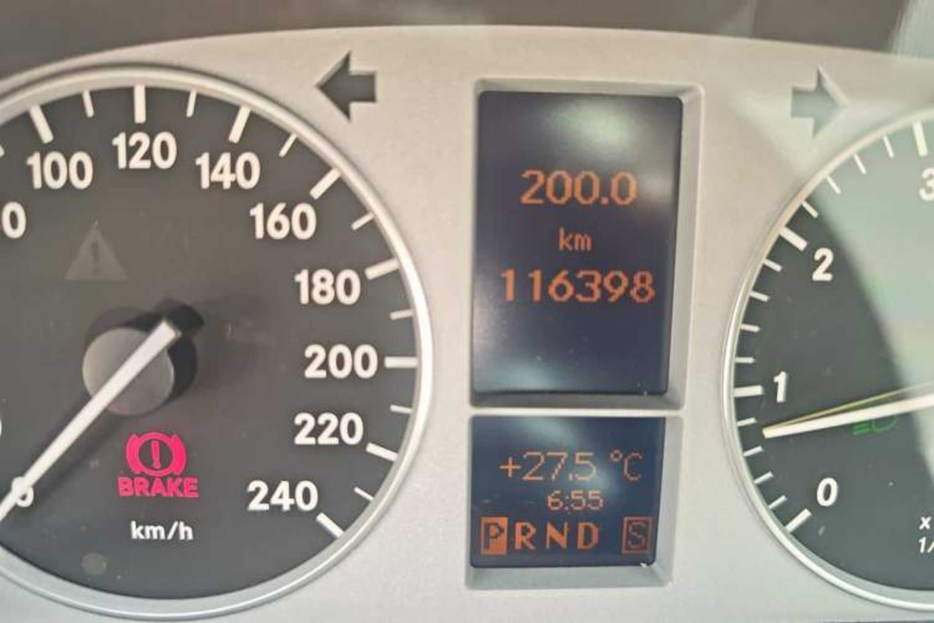 Used Mercedes-Benz B-Class 2009 B 200 Luxury Model Odometer Close Up